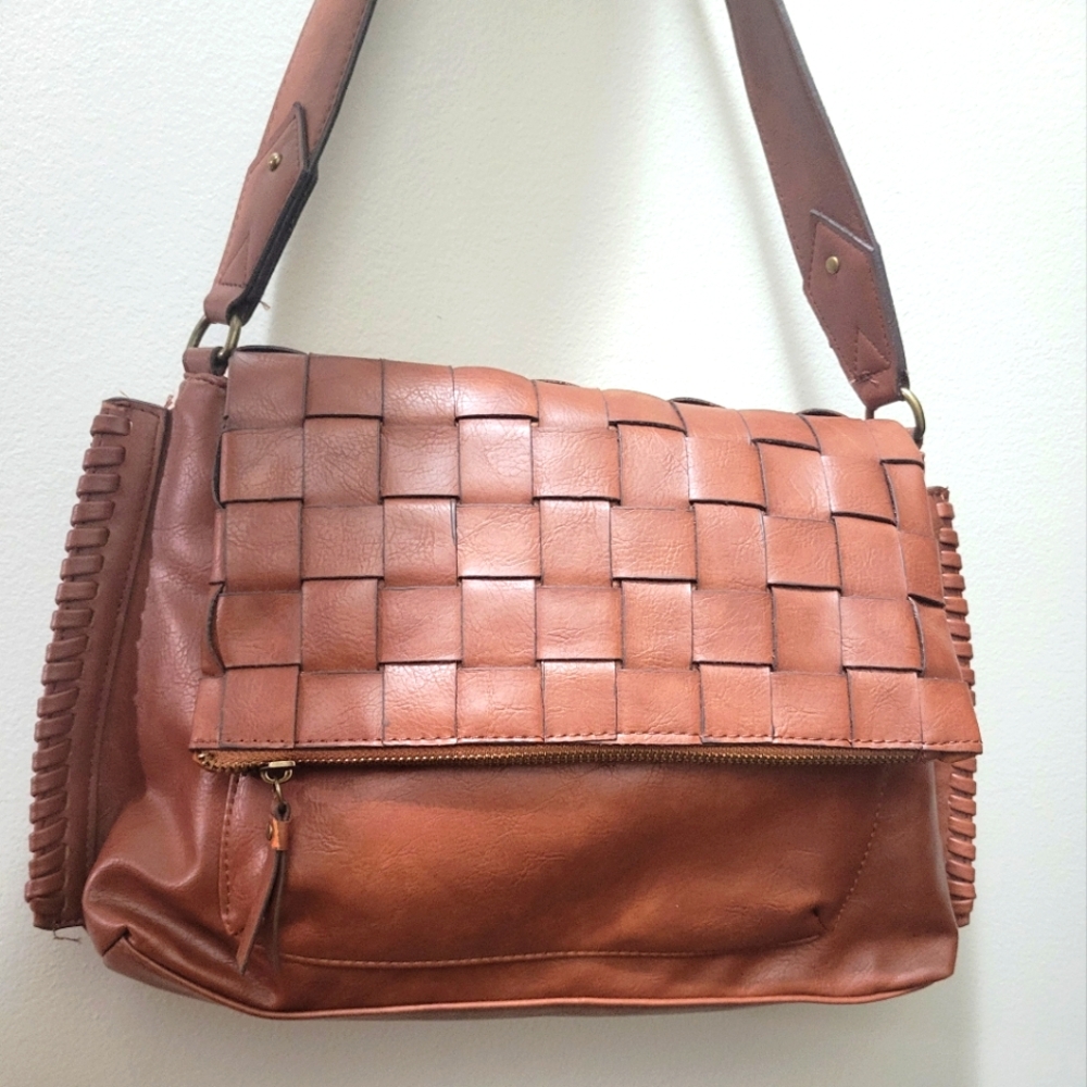 Faux leather brown boho western style handbag in euc